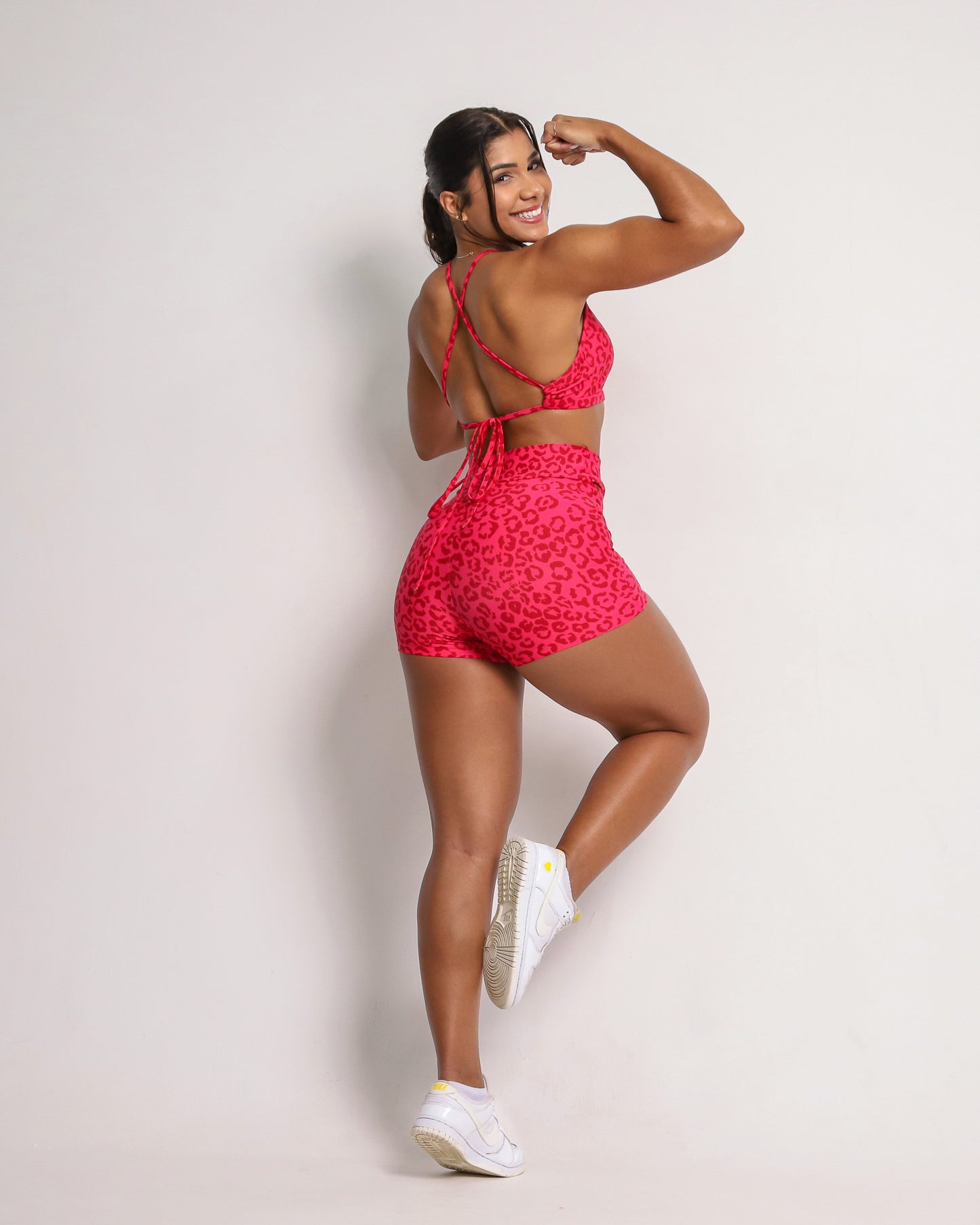 Shorts V-Waist + Top Ayo (Cherry Red)