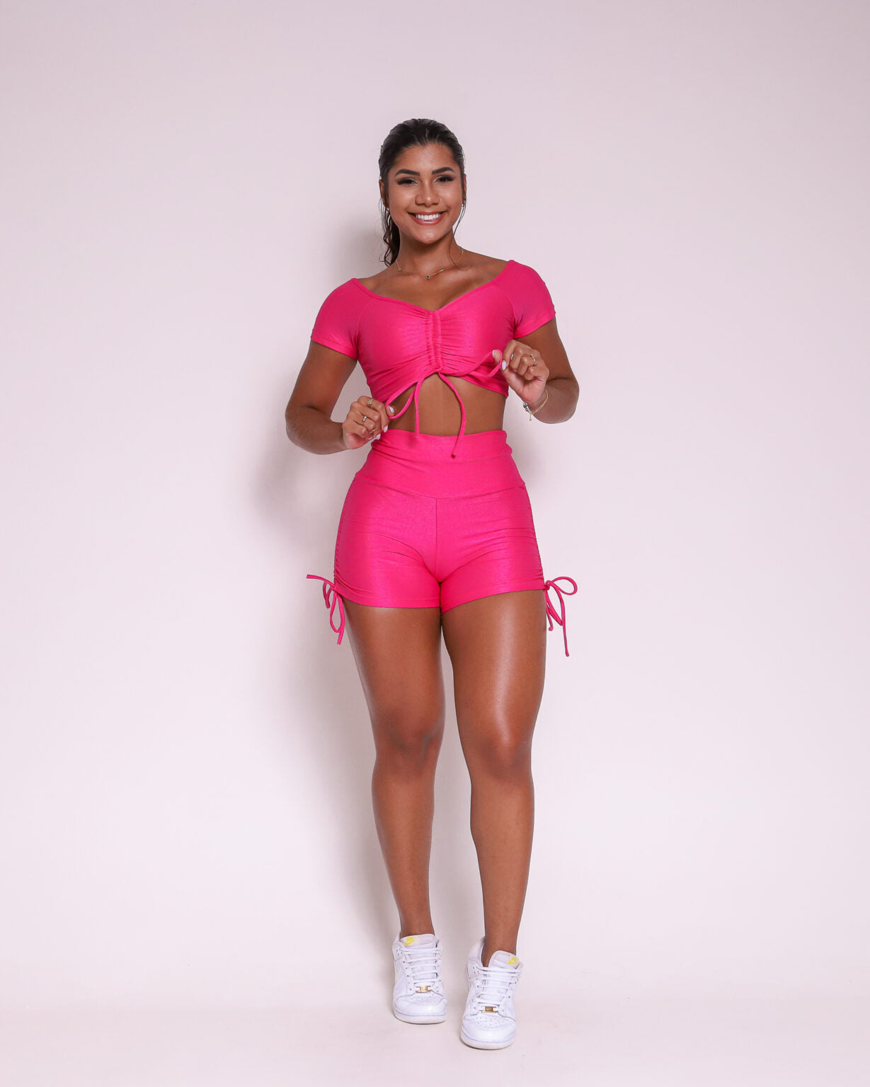 Shorts Scrunch + Top Nifemi (Magenta Pink)