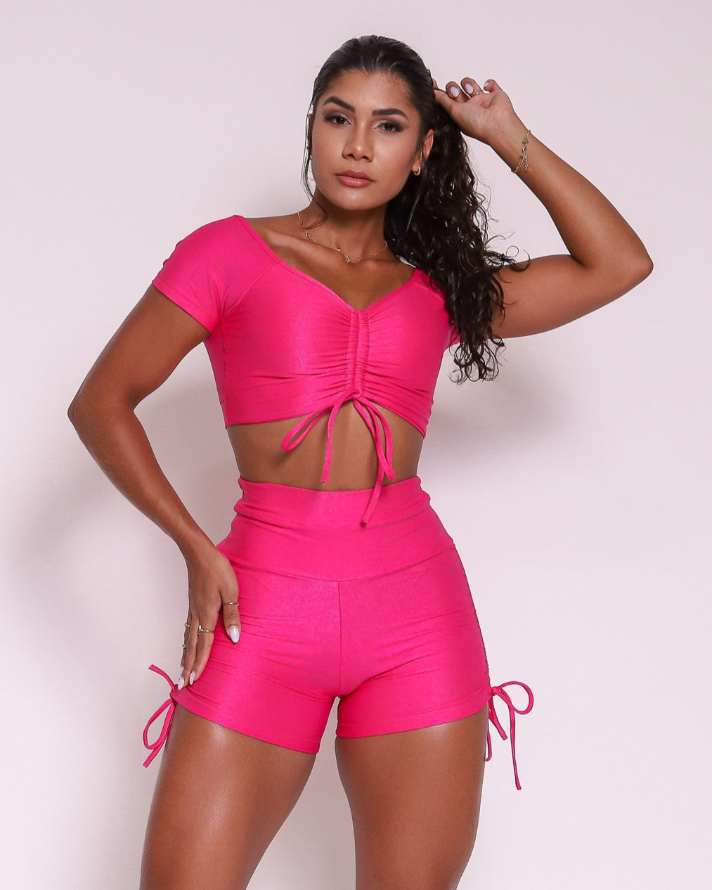 Shorts Scrunch + Top Nifemi (Magenta Pink)